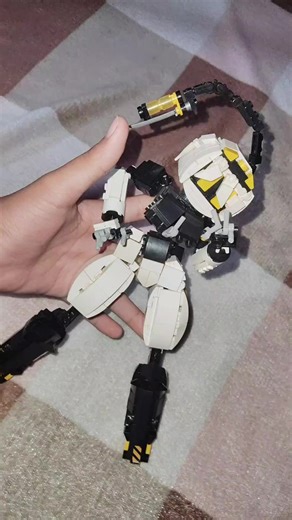 Exploring the Lego Mech Girl: Serial Designation V Ceyn