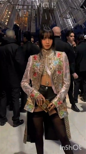 Model VS Lisa........🖤🔥💫| #aestheic #blackpink #lisa #kpop #flypシviral 💥📸✨