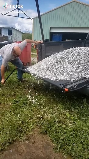 Harbor Freight on Instagram: "Watch our 2000 Lb. Capacity Truck Bed Cargo Unloader in action! Video posted by Jackie G on TikTok. #repost #HarborFreight #HarborFreightprojects"