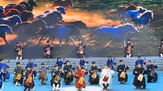 Enjoy the morin khuur performance and the name of the music is Thousands Horses Galloping. The morin khuur is known as the horse head string instrument. 🌹🌺💐 | Across Inner Mongolia