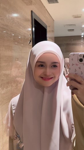 Hijab Wanita Cantik: Trending Arabic Songs on TikTok