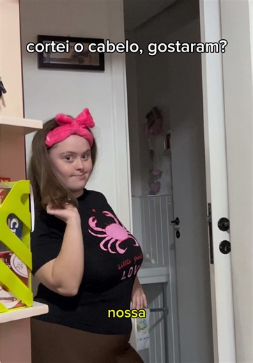 Cabelo Cortado e Unhas Coloridas: Conversa de Amigos