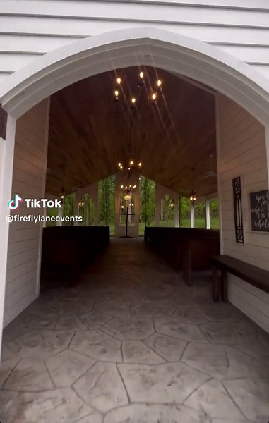 This rain and green is giving us all the spring feels. It seems like a magic filter falls over the venue after a rain shower! #fireflylaneevents #fireflylanechapel #chapelwedding #outdoorchapel #outdoorceremony #weddingceremony #tennesseeceremony #rainyceremony #weddingdayrain