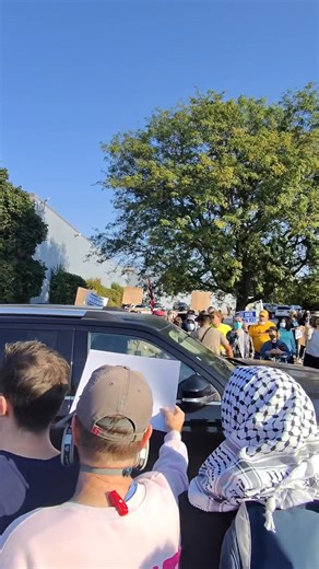 It seems like this week things have really begun escalating: today, a CPS school did indoor recess after ICE agents casually tossed tear gas in the street in Logan Square; on the south shore, hundreds of agents raided apartment building in the middle of the night, detained children and adults, and without due process. Why are federal immigration agents blatantly violating our rights? So this morning, my dad and I went to the ICE facility in Broadview to show up and see first hand what I had read