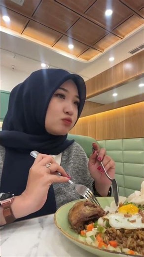 nasi goreng komplit telor+ ayam+ sate 🤤 csb mall #cirebon #masukberanda