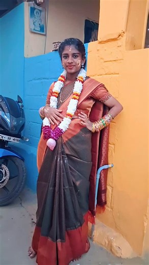 Yamuna_ official on Instagram: "Ientha valiya kuduthathu yevanda 🤣 #follow #viral #trending"