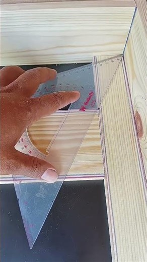 forming a right angle with a common pattern. #diy #wood #tricks #carpenters #ideas