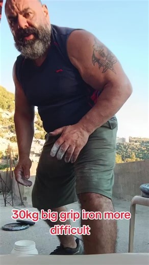 Improving Grip Endurance with 30kg Iron Training