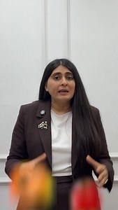 Eat these 4 foods for a glowing skin at every age. 1. Papaya & Pomegranate- Loaded with antioxidants vitamin A. Or you can eat any vit c rich food everyday, for the natural glow. 2. Nuts and Seeds- Nuts- It is very rich in Vitamin E healthy fats, with Omega-3s, zinc & antioxidants. 3. Green Leafy Vegetables like Palak, Methi- It is rich in iron, folate & vitamins, helps with digestion and gives all the necessary vitamins. 4. Curd (Dahi)- It is high in Probiotics that support gut health giving cl