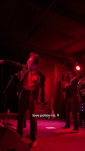 Lyons Lane on Instagram: "he's enhanced #indiemusic #retrostyle #alternative #retropop #altrock #1960s #arcticmonkeys #vintage #1950s #detroit #newmusic #fyp #lyonslane #michigan #vintagestyle #livemusic #1960sfashion #stephensanchez #elliotjamesreay #indierock"