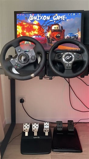 Logitech G920 VS Logitech PRO #logitechwheel #steeringwheel #logitechg29 #logitech #logitechg920