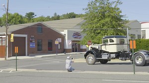 Nothing like some good friends by your side - especially when they're Friends of Autocar. 🚛 We paid a visit to the annual gathering of die-hard Autocar fans in Pennsylvania and got to hang out with beautiful pieces of history and their proud owners. Check out the video! #Autocar #AlwaysUp #History #AntiqueTrucks #FriendsOfAutocar | Autocar Trucks