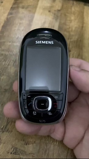 Reviva a Nostalgia do Siemens SL75 de 2005