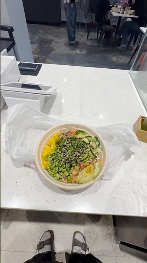 RANKING THIS CUSTOMERS POKÉ BOWL #food #pokebowl #foodie