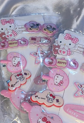 Restocked Hello Kitty Hairclips Just for You!