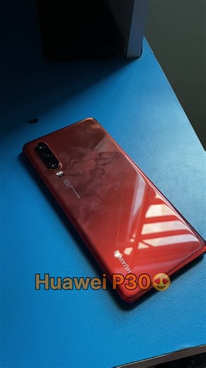 I'm holding a high-end Huawei phone from 2019 in my hand😍 #huawei#huaweip30#android#techtok#viralvideo