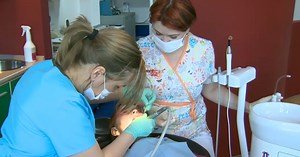 Consultații gratuite la dentist pentru copii de la 1 iulie