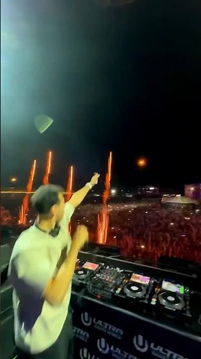 Afrojack takes over control at Ultra South Africa 🔥