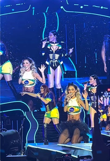 Exploring the Rebelde Experience: Dulce Maria and Anahi