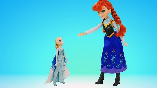 Elsa y Anna van a un picnic. ¡Un lugar muy hermoso! ¡Mientras Elsa caminaba, una bruja malvada la atrapó y la redujo! ¿Qué podemos hacer? Elsa se convirtió en una enana y fue encerrada en una jaula. Anna se dio cuenta y comenzó a buscar a su hermana. ¡Pero Olaf ayudó! ¡Oyó a Elsa pidiendo ayuda y neutralizó a la bruja! ¡Gracias! ¡Eres un verdadero amigo! | Dibujos animados y Vídeos para niños