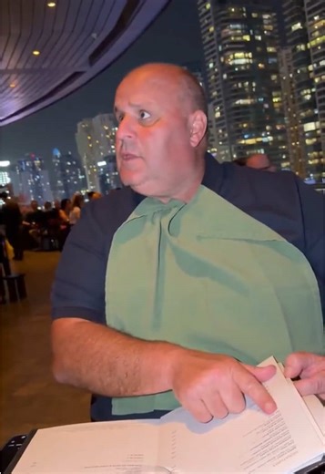 How to Treat Hospitality Staff the Right Way