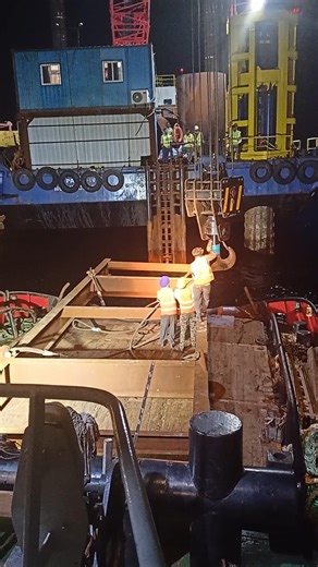 CRANE OPERATION AT NIGHT #ship #workingrigs #rigger #rigsafe