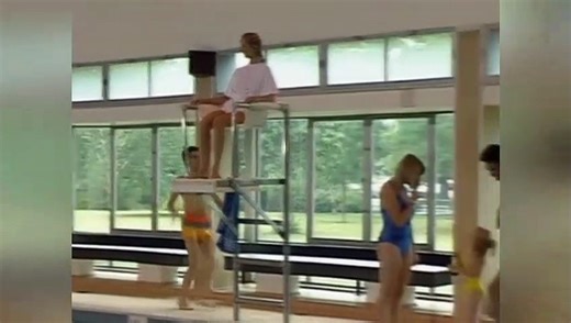 At the Swimming Pool - Funny Clip - Mr Bean Official