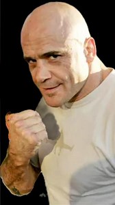 How to WIN a bar fight 🥊 #ufc #mma #basrutten