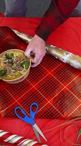 Wrapping a gift card 👍 Wrapping bubble teas 😬 Do you wrap your gift cards or throw them in an envelope? | Edo Japan