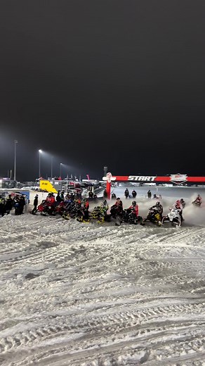 Exciting Pro Final Holeshot Moments in Snocross Racing
