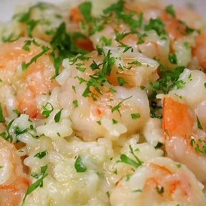 148K views · 730 reactions | This garlic butter shrimp and rice recipe is what you make when you're looking for a delicious meal that comes together quick  | In The Know Cooking | Facebook