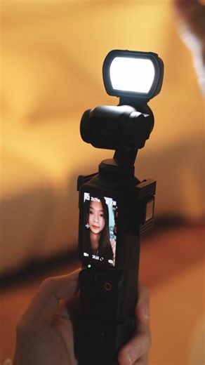 Snap a M21 light on in 0.5s, get cinematic skin tones! Learn more👉https://shorturl.at/IvWVi #neewer #djipocket3 #light #magnetic #cinematic | Neewer