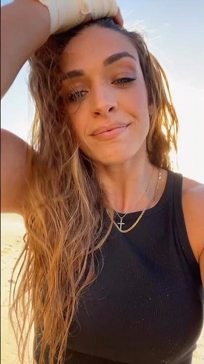 🥵 MACKENZIE DERN SHOWS OFF BEACH BODY