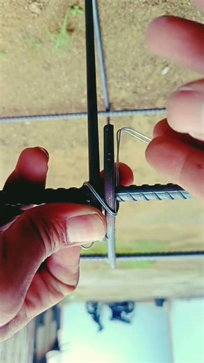 Strong rebar binding technique #Shorts #Construction #RebarBinding