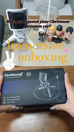 Have you opened your Christmas presents yet? #usbmicrophone#condensermicrophone#microphone#deskmicrophone#streamingmicrophone#rgbmicrophone#easysetup #plugandplay#unboxing#budgetstreamingmic