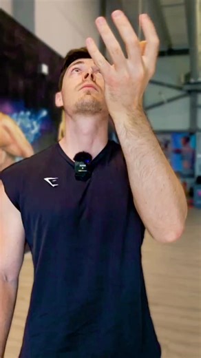 Maxime Clergeau | Transformations physiques on Instagram: "Commenter “LISTE” sous cette vidéo et je t’envoie le plan alimentaire adapté à ta prise de masse si tu es mince (3000 kcal/jour). Tu n’es pas musclé parce que tu manges n’importe quoi ! Si tu es mince et que tu commences la musculation pour transformer ton physique, c’est la nutrition qui t’apportera le plus de résultats dans les premiers mois. Mais que dois-tu manger exactement ? Je t’ai justement préparé une liste de courses complète a