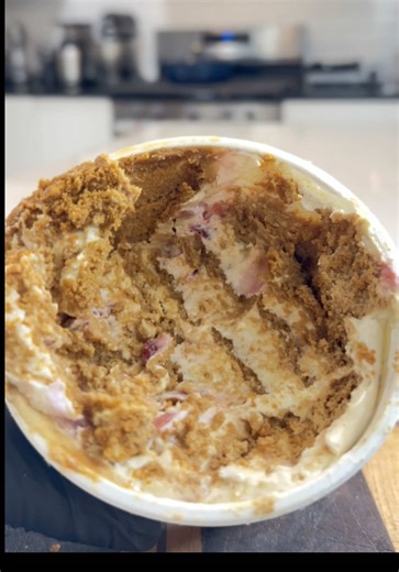 I finally tried the viral Japanese cheesecake and now I understand the hype. It’s light, airy, and so soft it literally jiggles when you touch it. Nothing heavy or dense, just simple ingredients and a lot of technique coming together. 🍰🤤 This is one of those desserts you make once and immediately see why the internet fell in love with it. Viral Japanese Cheesecake Ingredients: 24 oz Siggi’s vanilla yogurt 1 tsp vanilla bean paste 1/4 cup diced strawberries 8–10 Biscoff cookies (whole, for laye