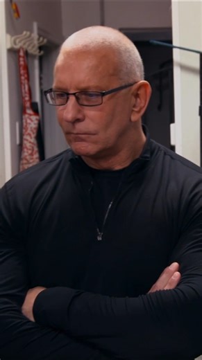 What’s worse...a micromanager or total chaos in the kitchen? 👀🔥 #RestaurantImpossible | Food Network UK