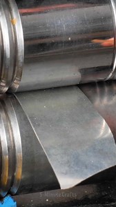 1.5M views · 2.5K reactions | A craftsman pressed a leaf to make the perfect fall earrings  | 5-Minute Crafts | Facebook