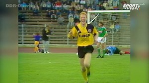 Vor 30 Jahren reichte das eine Tor nicht für Schwerin. Dynamo Dresden setzte sich im DDR-Pokalfinale noch mit 2:1 durch. Mehr: https://www.mdr.de/s/pokalfinale SG Dynamo Dresden | Sport im Osten