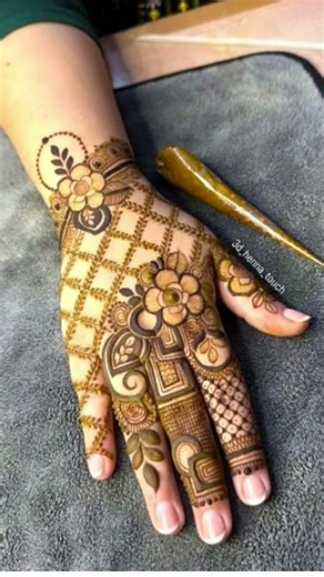 simple mehndi designs for hands back side #attractivelook #hindisong .. #henna