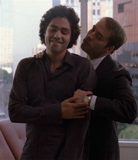 Adrian Grenier's Entourage: Vinnie Chase Heart Stealer