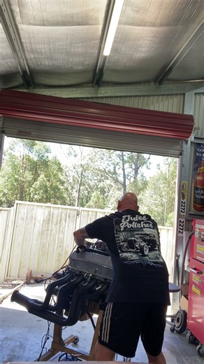 Big block chevy engine stand fire up #bigblockchevy #summernats #holden