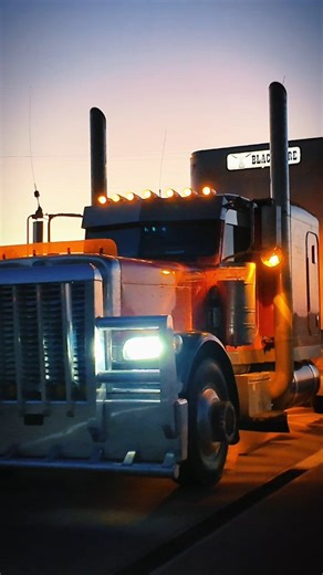 Cody Haynes | Eastbound cow truck hammering down! Blackmore Livestock Transportation moving through Oklahoma right at dark! Gets exciting when it's been... | Instagram