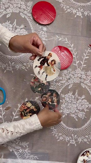 Super cute!!! #Christmas #diyprojects #ChristmasDIY #christmasdecor #ChristmasDecorations #christmasgiftideas #DIYHomeDecor #DIYDecor | Creating with Ms Nancy