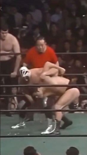 Antonio Inoki and Mil Mascaras' ground battle: brilliant wrestling techniques