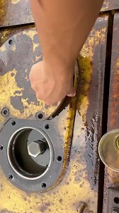 Bình lọc dầu thủy lực bẩn – So sánh tắc lọc vs dầu bẩn