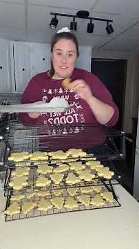 Making 100 sugar cookies for DIY kits | Baking