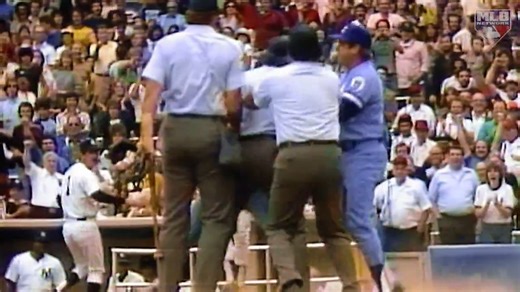 George Brett's side of the infamous pine tar incident story Royals vs. Yankees 👀⚾️ 📺 Casamigos Tequila #MLBNShowcase - Tonight at 7pm ET on MLB Network | MLB Network