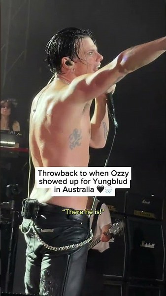 Ozzy showed up. ‪@yungblud‬ #yungblud #blackheartsclub #yungbludarmy #rock #ozzyosbourne